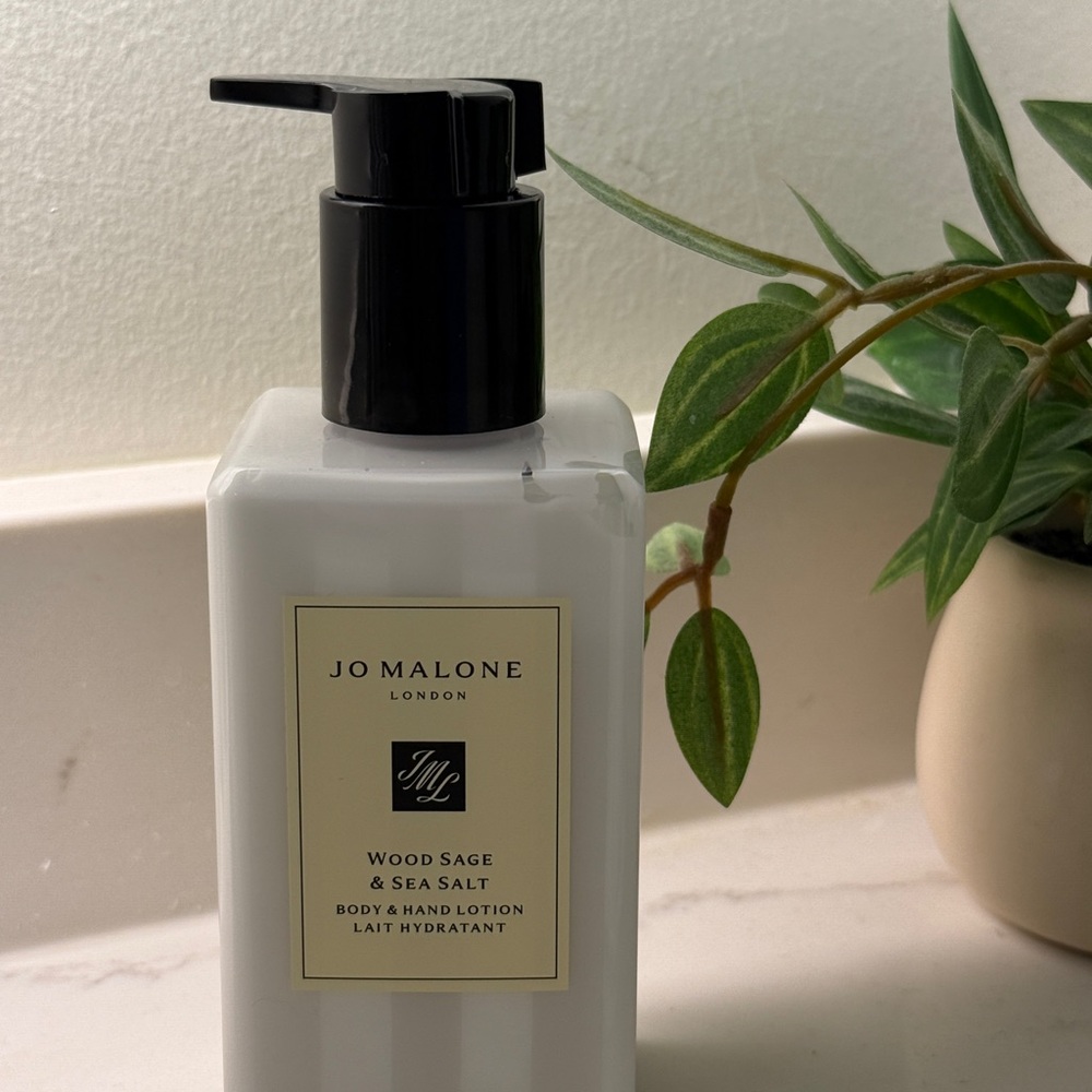 Jo Malone Wood Sage & Sea Salt Body & Hand/Body Lotion - 8.5 oz full size